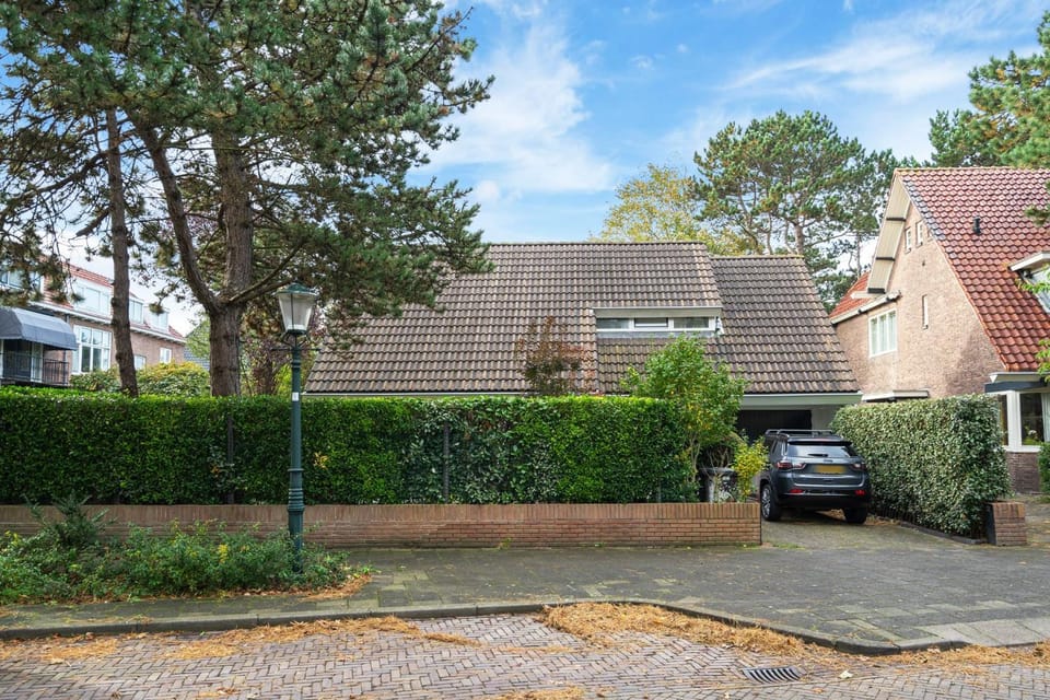 The Green Oasis charming family villa with garden and private parking House in Zandvoort
