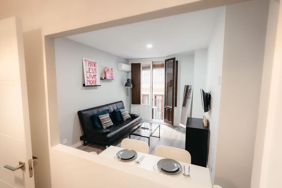 Kitchen or kitchenette, Seating area