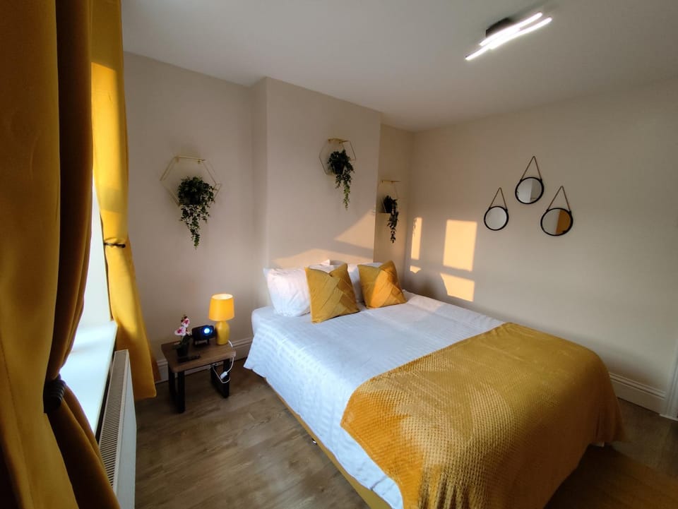 Peak District Cottage Sleeps 6, Parking and Projectors in all the Rooms Apartment in High Peak District