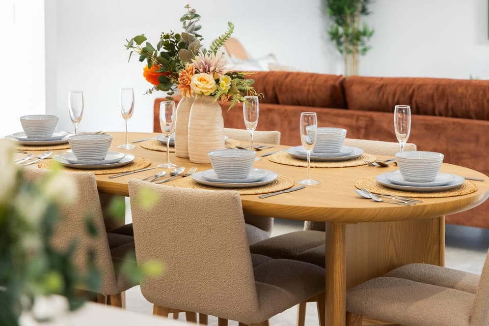 Living room, Seating area, Dining area