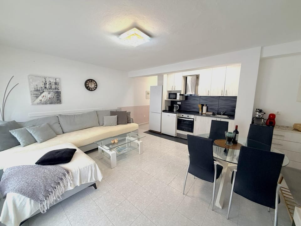 Evans Realty CG 2 Linea Playa Centro Boliches Apartment in Fuengirola