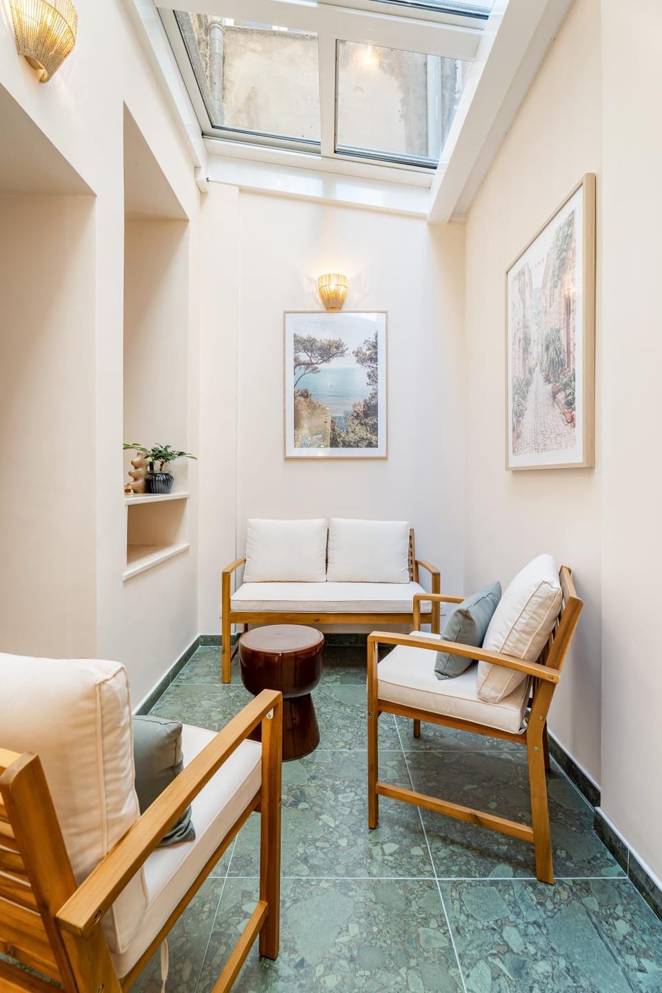 Living room, Seating area