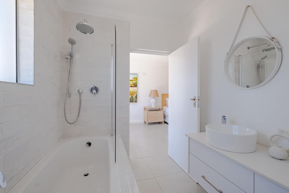 Bathroom, Bath, towels