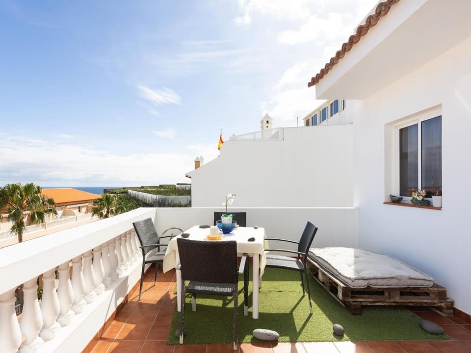 View (from property/room), Balcony/Terrace, Balcony/Terrace, Dining area, Sea view