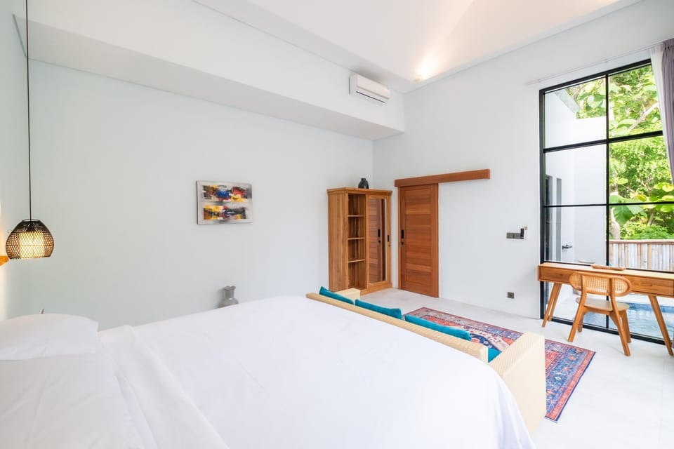 Bed, Photo of the whole room, Bedroom, internet, air conditioner