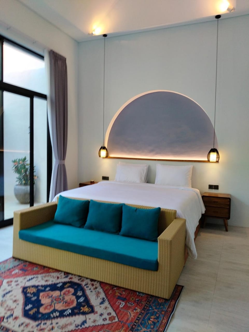 Bed, Living room, Photo of the whole room, Seating area, Bedroom