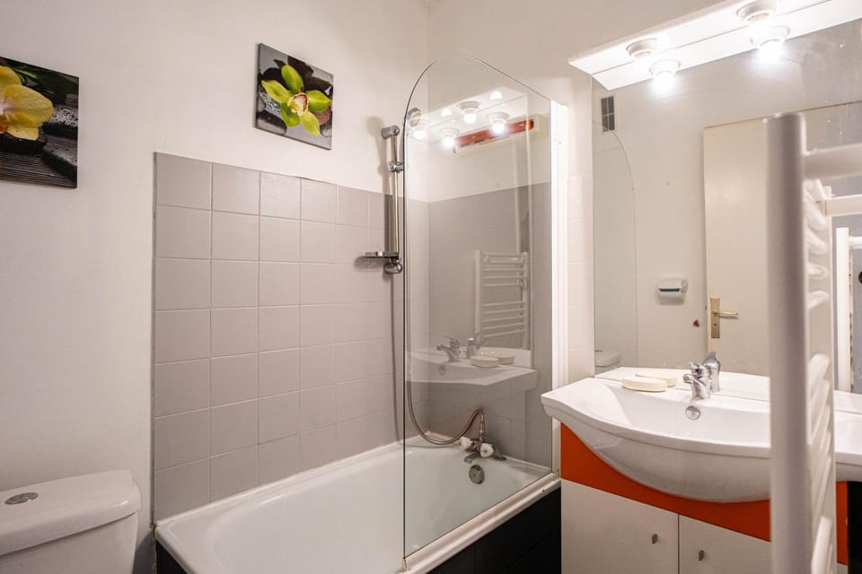 Bathroom, Bath