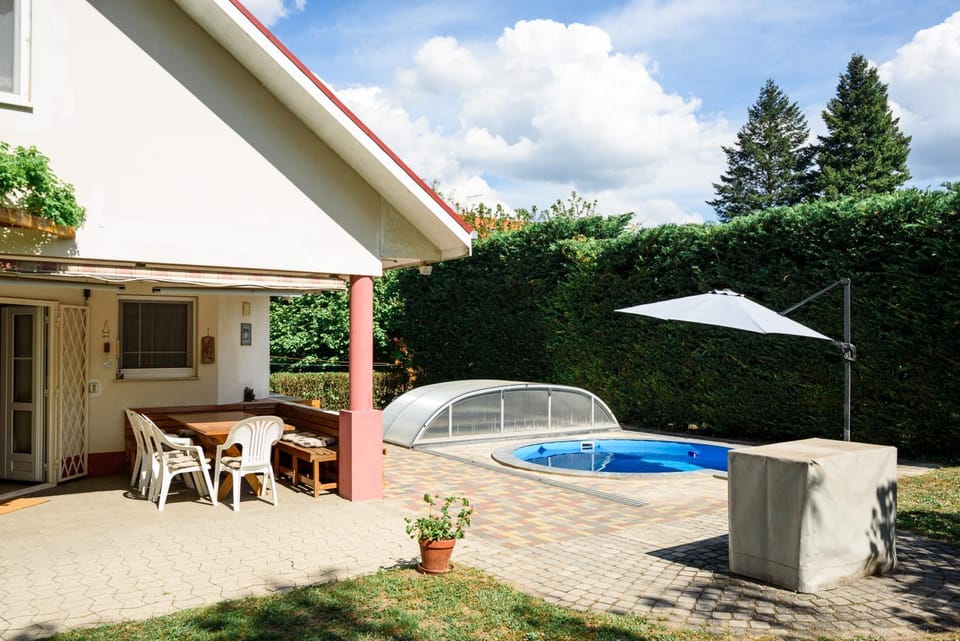 Garden, Swimming pool