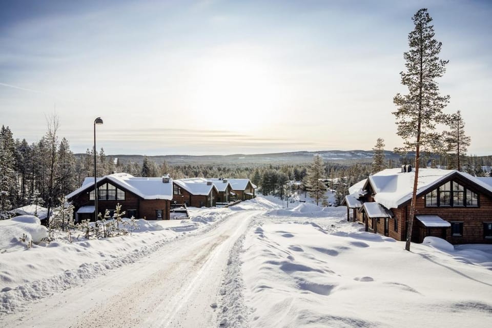 Vargen ett avskilt boende med bastu och brasa i Idre Bergsby House in Innlandet