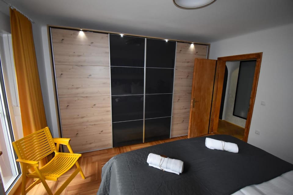 Bedroom, wardrobe