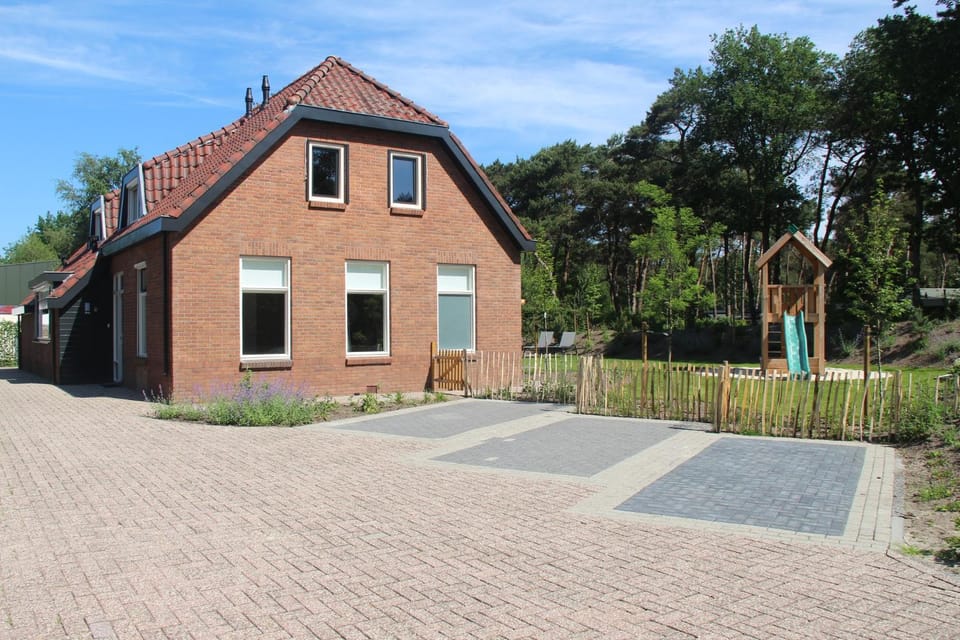 Family Home De Rheezermaten with Whirlpool | 12 persons House in Overijssel (province)