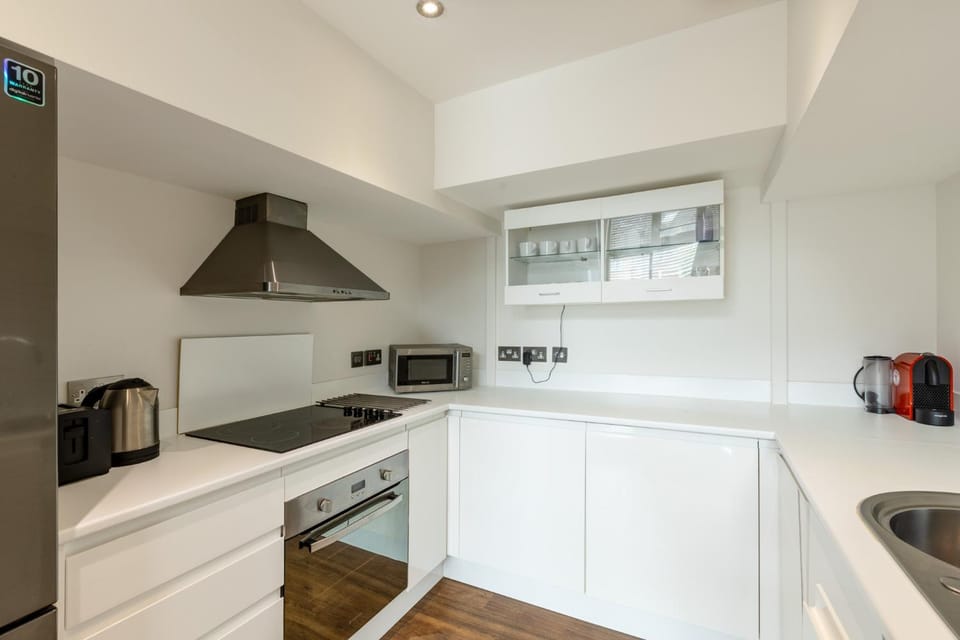 Quirky loft style apartment, 3DBR, Battersea Apartment in London