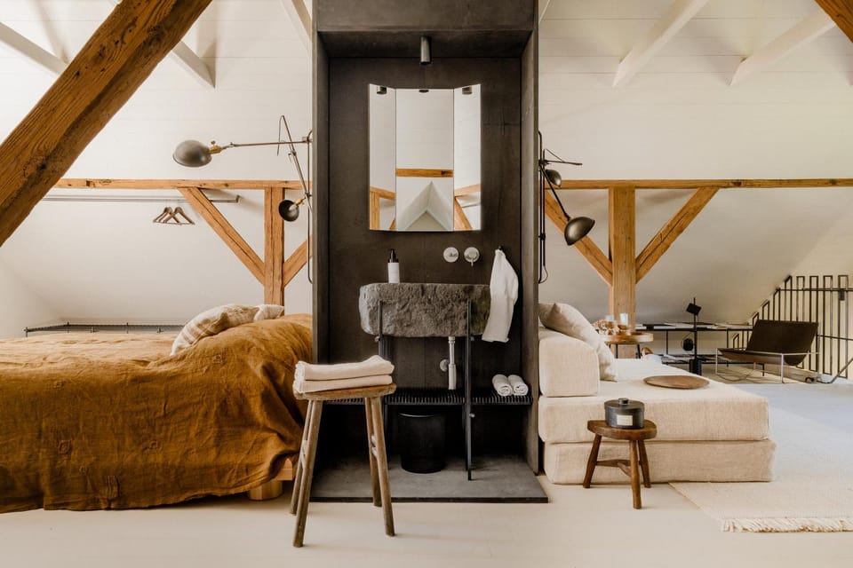 Bed, Living room, Photo of the whole room, Bedroom