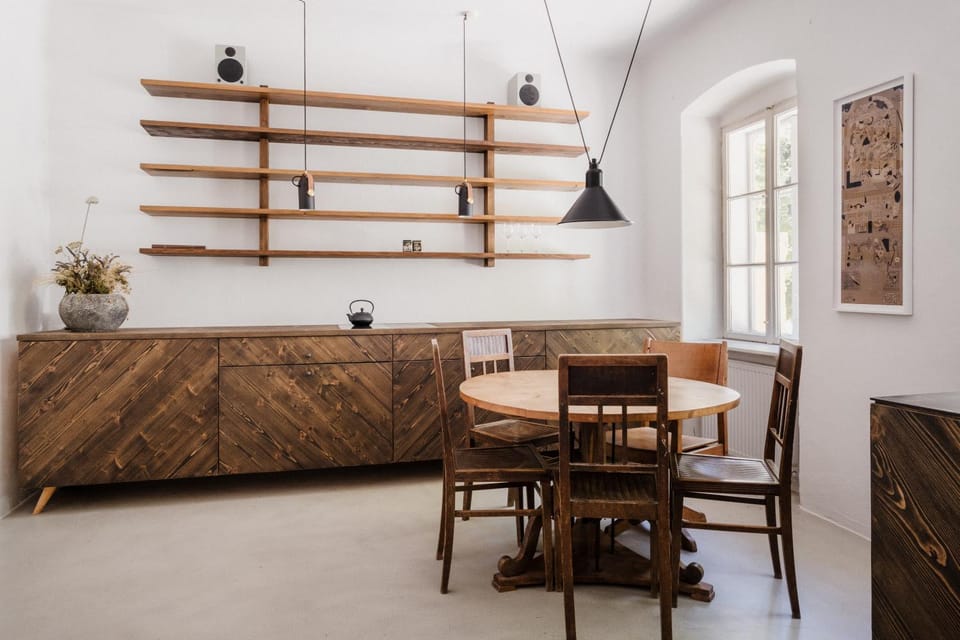 Kitchen or kitchenette, Seating area, Dining area