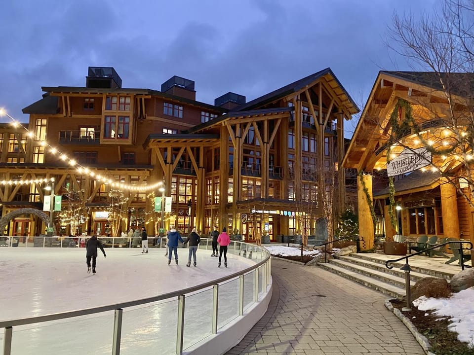 411 Spruce Peak Stowe Mountain Resort New Treehouse unit Ski in Ski out 4 bed sleeps 12 Apartment in Stowe