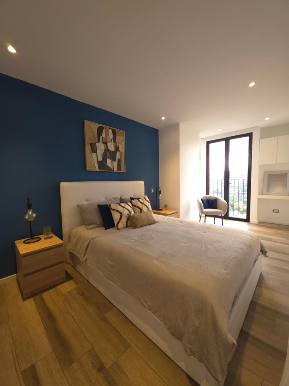 Bed, Photo of the whole room, Bedroom