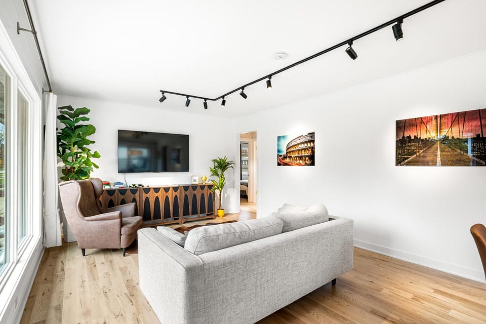 TV and multimedia, Living room, Seating area
