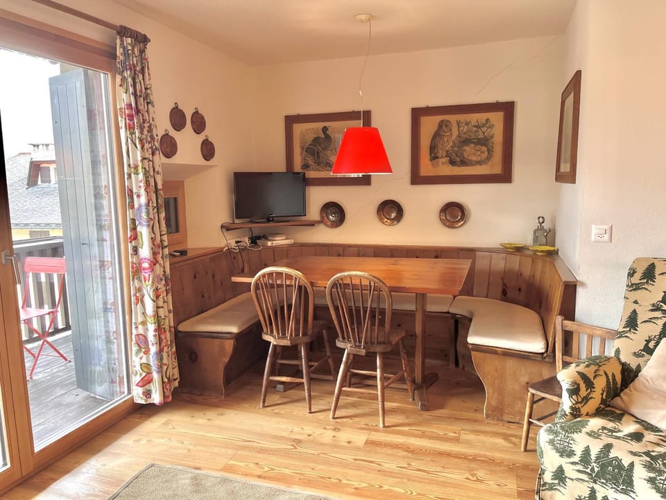 Chesa Amel Sur - Celerina Apartment in Samedan