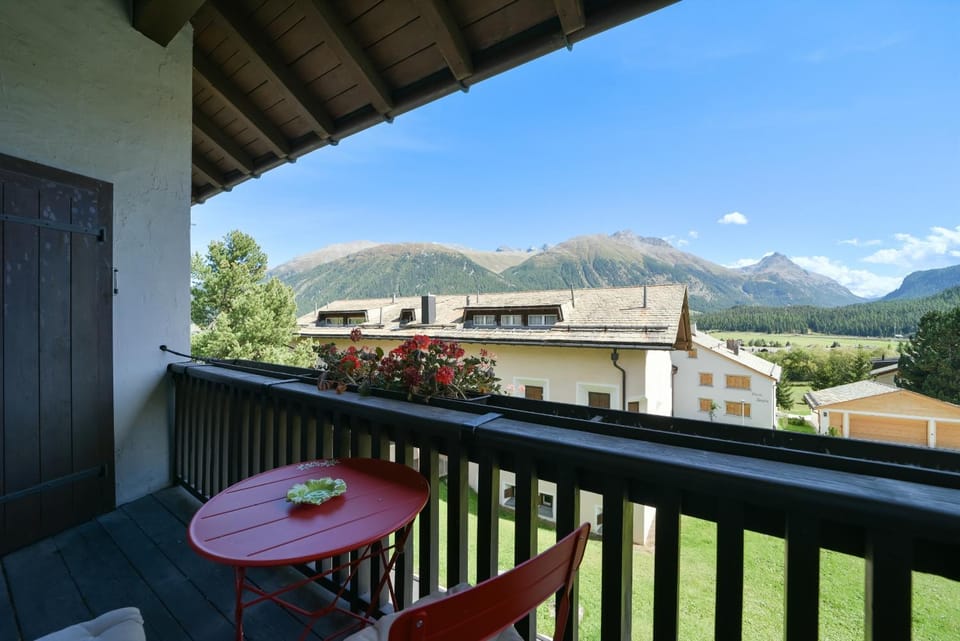 Chesa Amel Sur - Celerina Apartment in Samedan