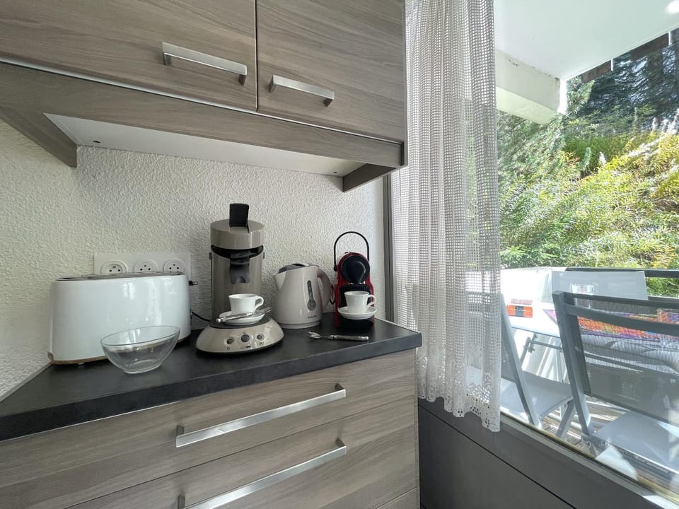 Coffee/tea facilities, Decorative detail, toaster