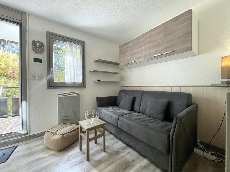 Communal lounge/ TV room, Living room, Seating area