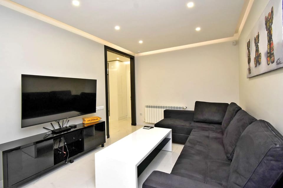 TV and multimedia, Living room, Seating area