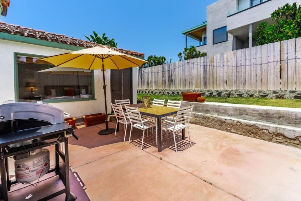 2BR-2 mins to Ocean-Sleeps 8-Pets House in Ocean Beach