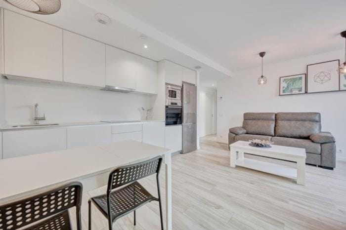 Kitchen or kitchenette, Living room, Dining area, stove