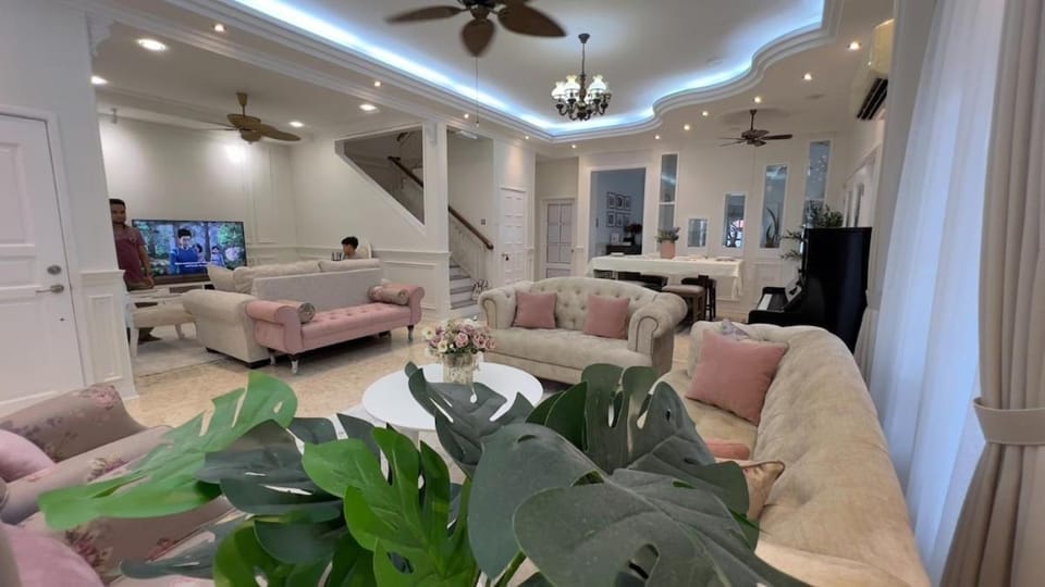Kemensah Cottage Homestay with Swim pool House in Hulu Langat
