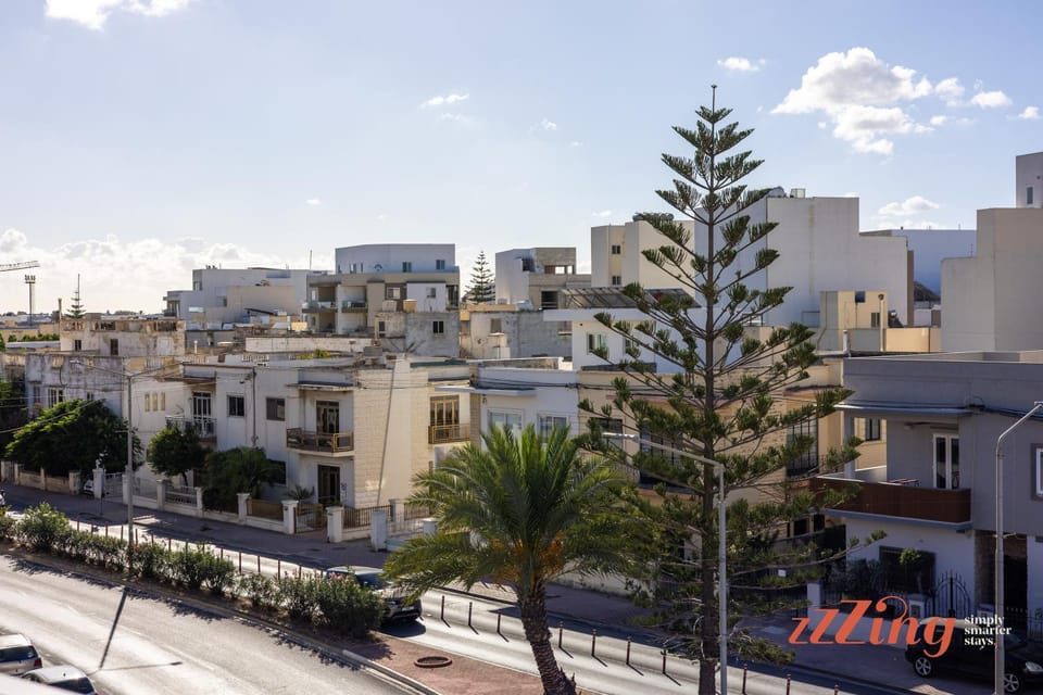 Neighbourhood, City view, Location