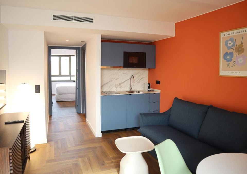 TV and multimedia, Living room, Photo of the whole room, Seating area