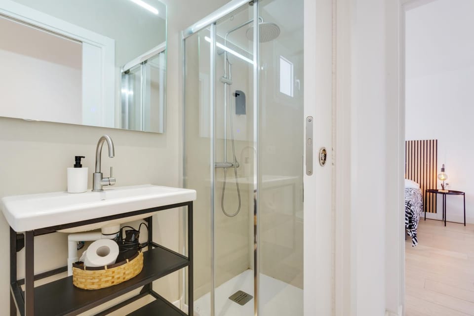 Bathroom, Living room