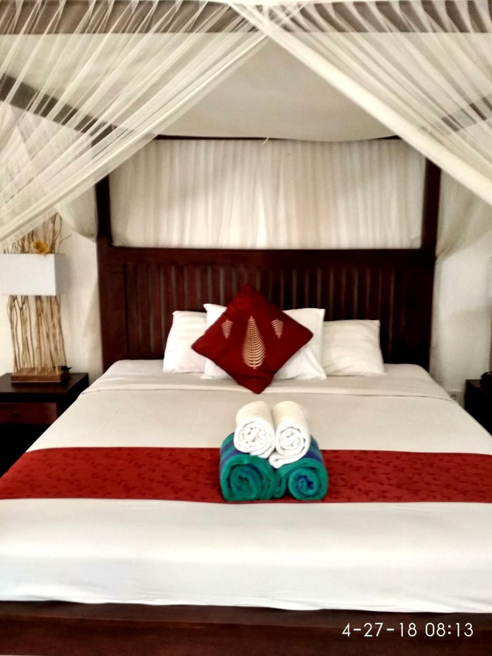Bed, Property logo or sign, Photo of the whole room, Bedroom