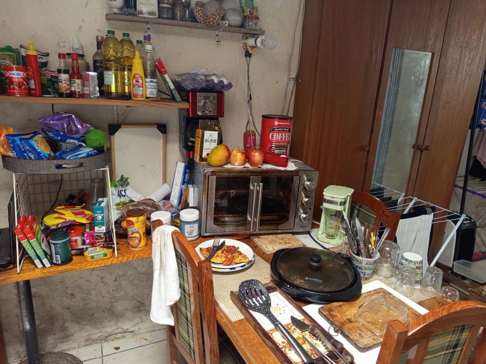 Coffee/tea facilities, Kitchen or kitchenette, Food and drinks, Food, Breakfast, Continental breakfast, minibar, toaster