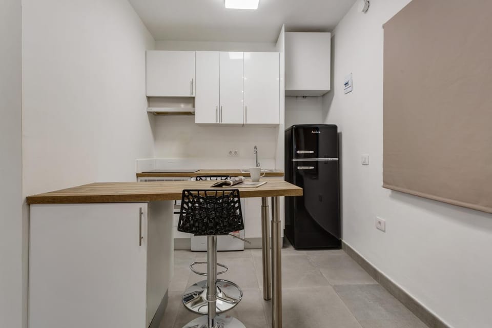 Kitchen or kitchenette, Living room