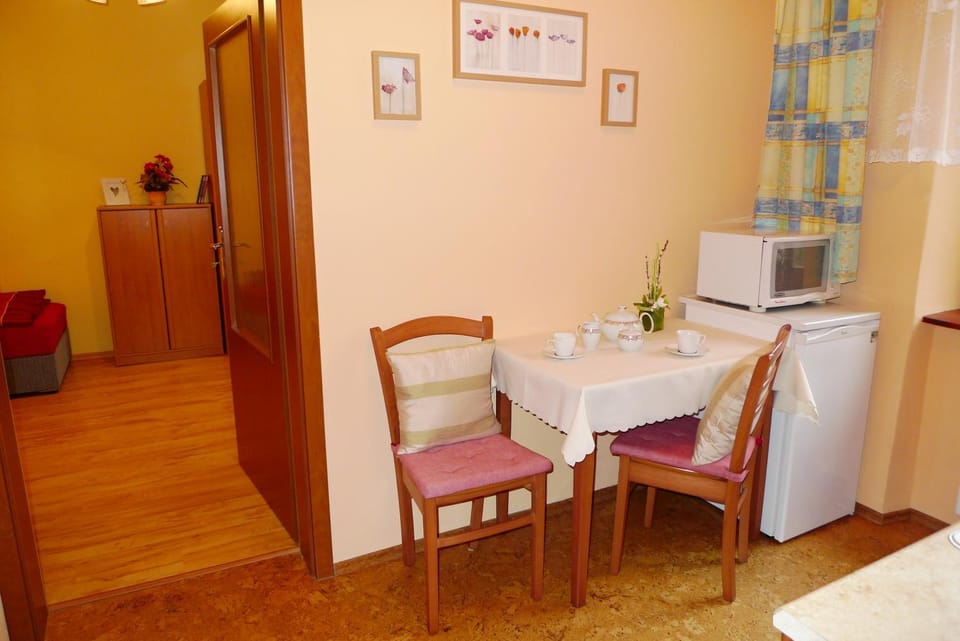 Coffee/tea facilities, Seating area