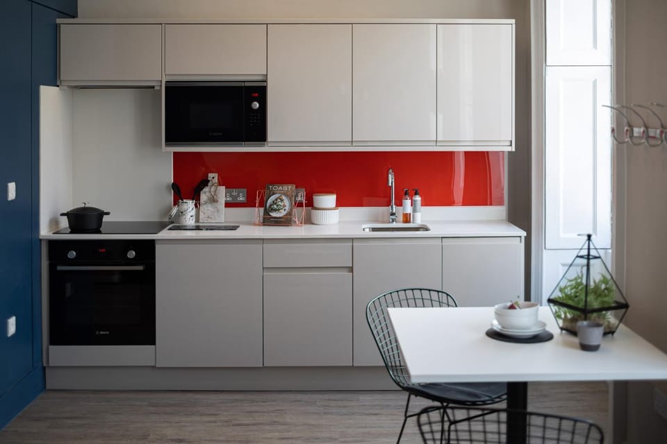 Kitchen or kitchenette, Dining area, dishwasher, stove