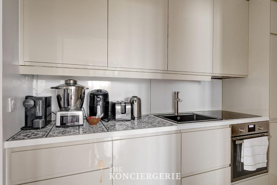 Appartement de 3 chambres avec Balcon à proximité de l'Arc de triomphe Apartment in Levallois-Perret