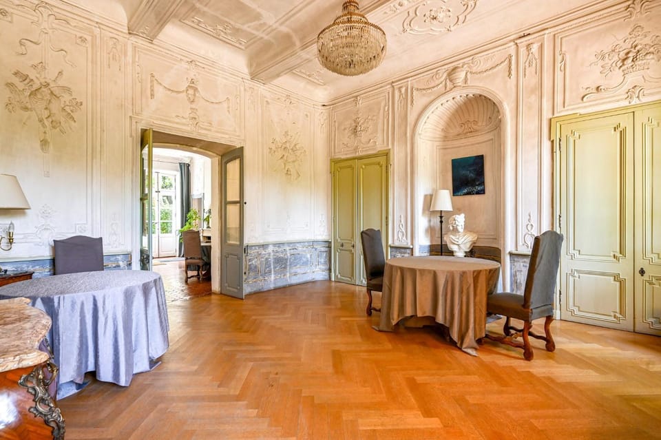 Property building, Living room