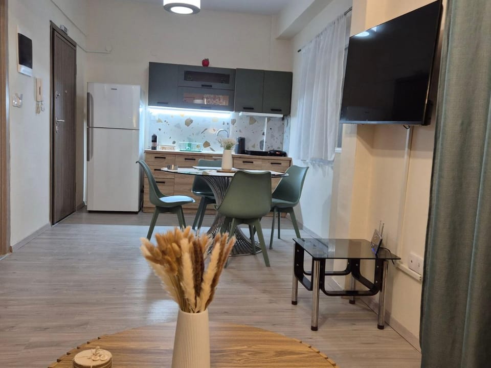 TV and multimedia, Kitchen or kitchenette, Dining area
