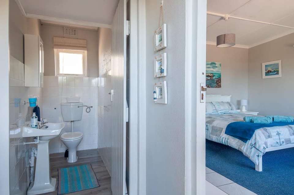 Toilet, Bathroom, Bedroom