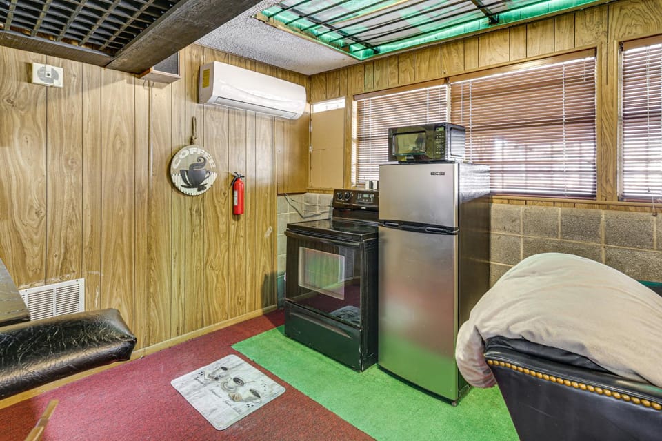 Convenient Studio w/ Private Bar in Odessa Apartment in Odessa