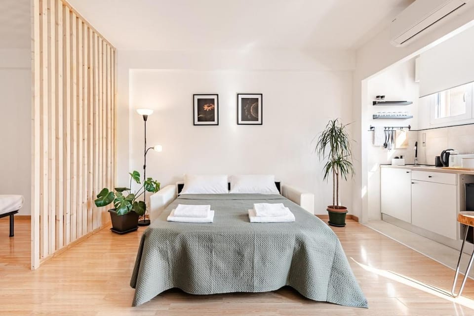 Bed, Kitchen or kitchenette