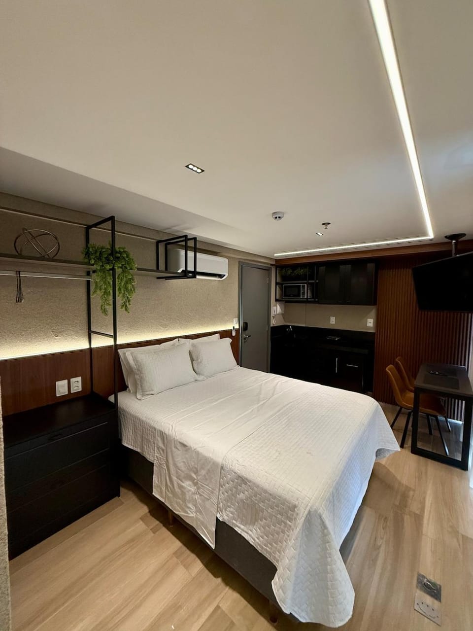 Bed, Kitchen or kitchenette, Bedroom