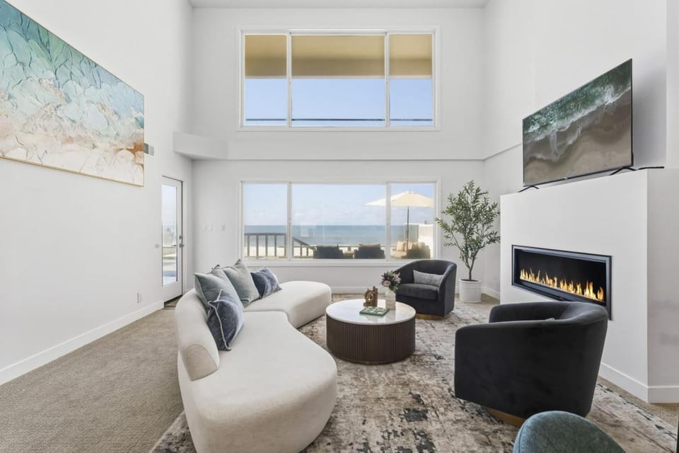 Sea Glass Beach Road Villa On the SAND Luxury and relaxation House in Capistrano Beach