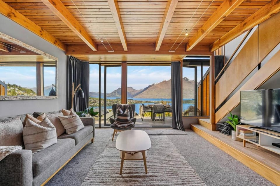 Living room, Lake view, Mountain view