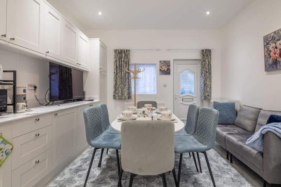 Newly refurbed 3Bed Annexe - With Parking! House in Cambridge