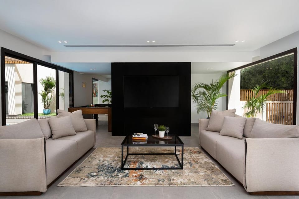 Living room, Seating area