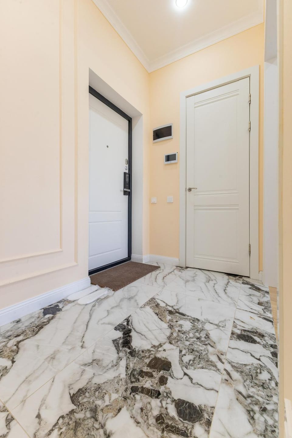 Facade/entrance, wardrobe