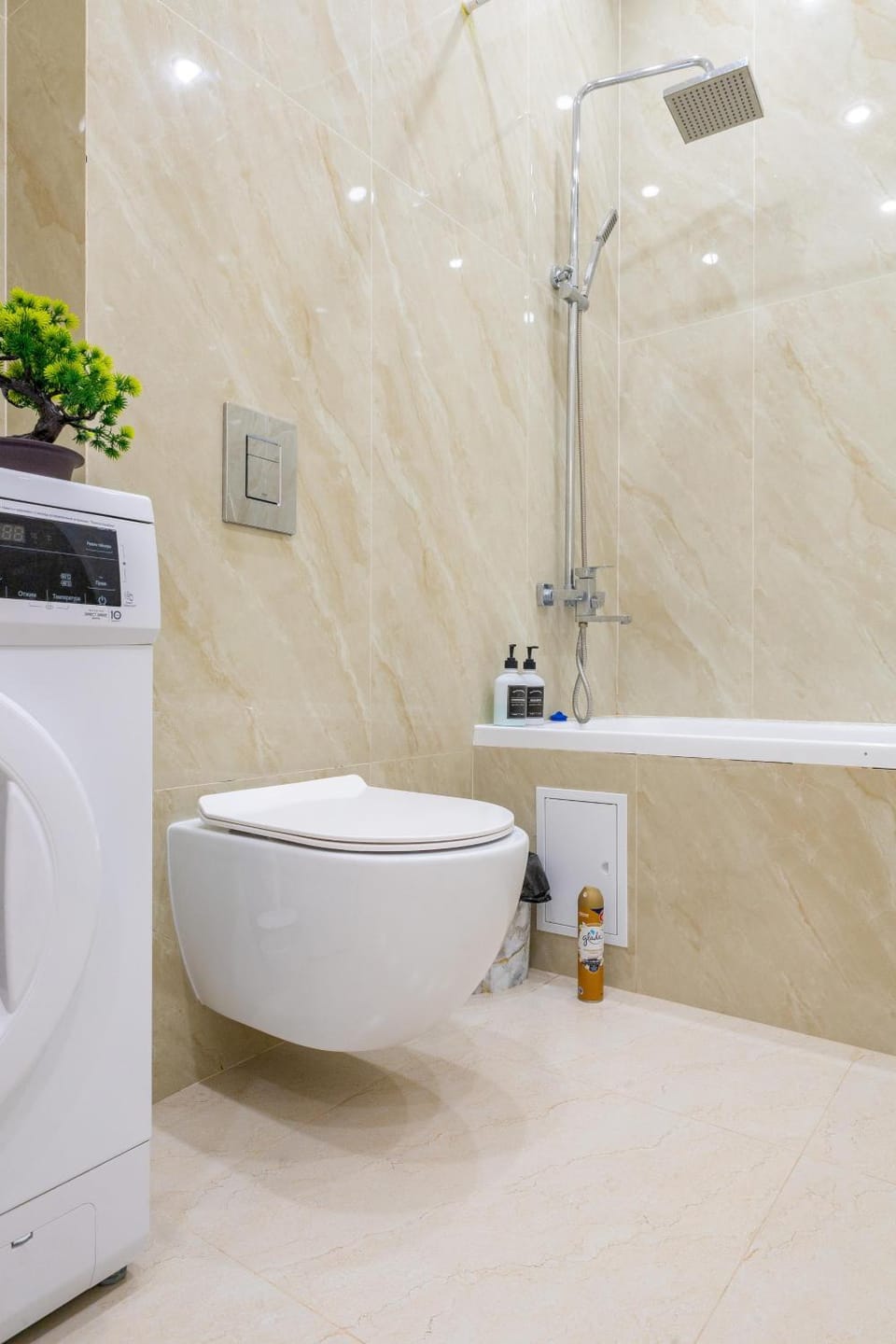 Toilet, Bathroom, towels